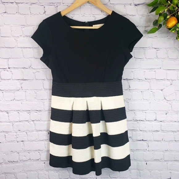 FOUR THREADS Casual/Formal Dress Size 16 - Picture 11 of 11